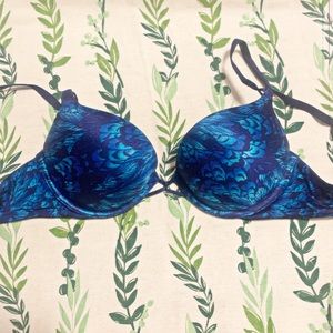 Victoria’s Secret Bombshell Bra 32c